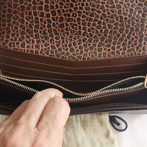 Burberry pebbled brown leather clutch - Picture 5 of 12